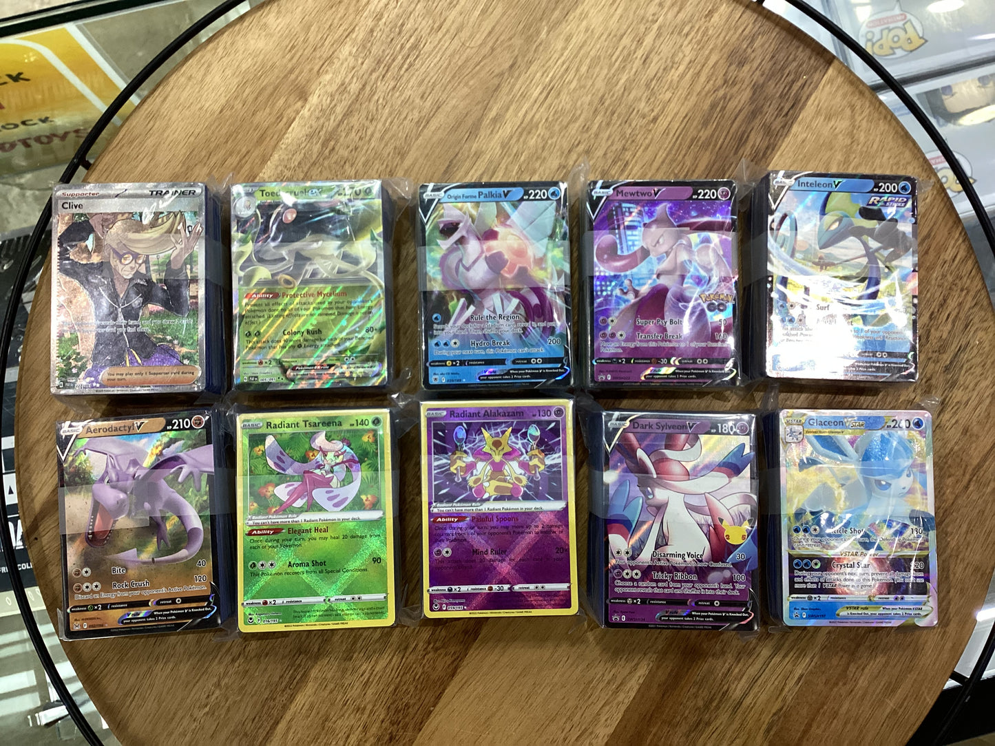 Pokémon Assorted trading Cards (Bundle Pack)
